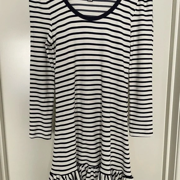 ❌SOLD❌Designer Alexis Shift Dress 🖤🤍Comfy easy to wear NWOT 💖 - Picture 11 of 15